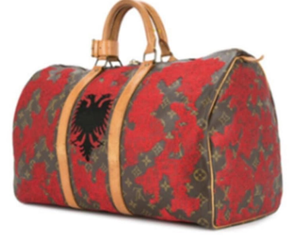 Prestigious brand 'Louis Vuitton' puts on sale the bag with the Albanian  flag, find out how much it costs - Lifestyle