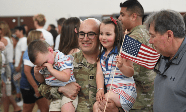 Kthehen nga Kosova ushtarët amerikanë që përballuan një nga sulmet më të mëdha terroriste në vend 7 Capture 52 600x360 1